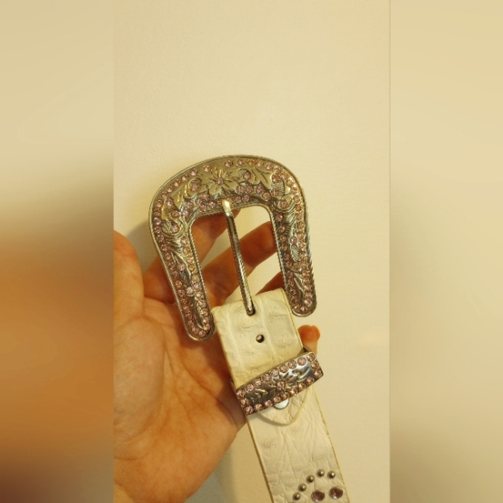 Nacona pink stud belt